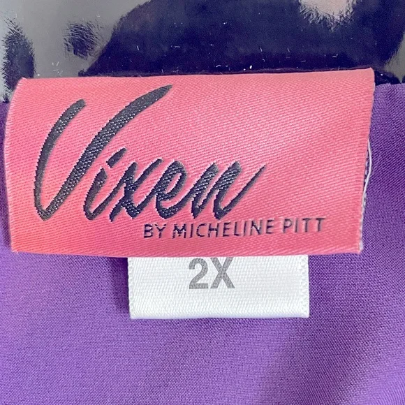 Vixen by Micheline Pitt, 2X Miss Kitty Maneater Top, in black patent vinyl. - Picture 3 of 3